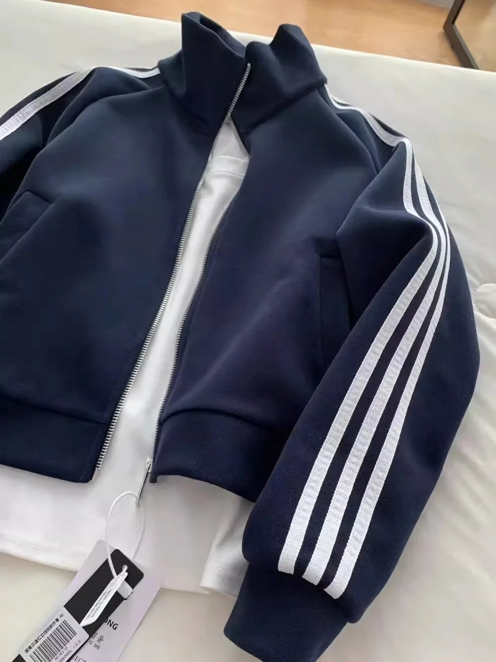 Sports sweatshirt jacket Q50870