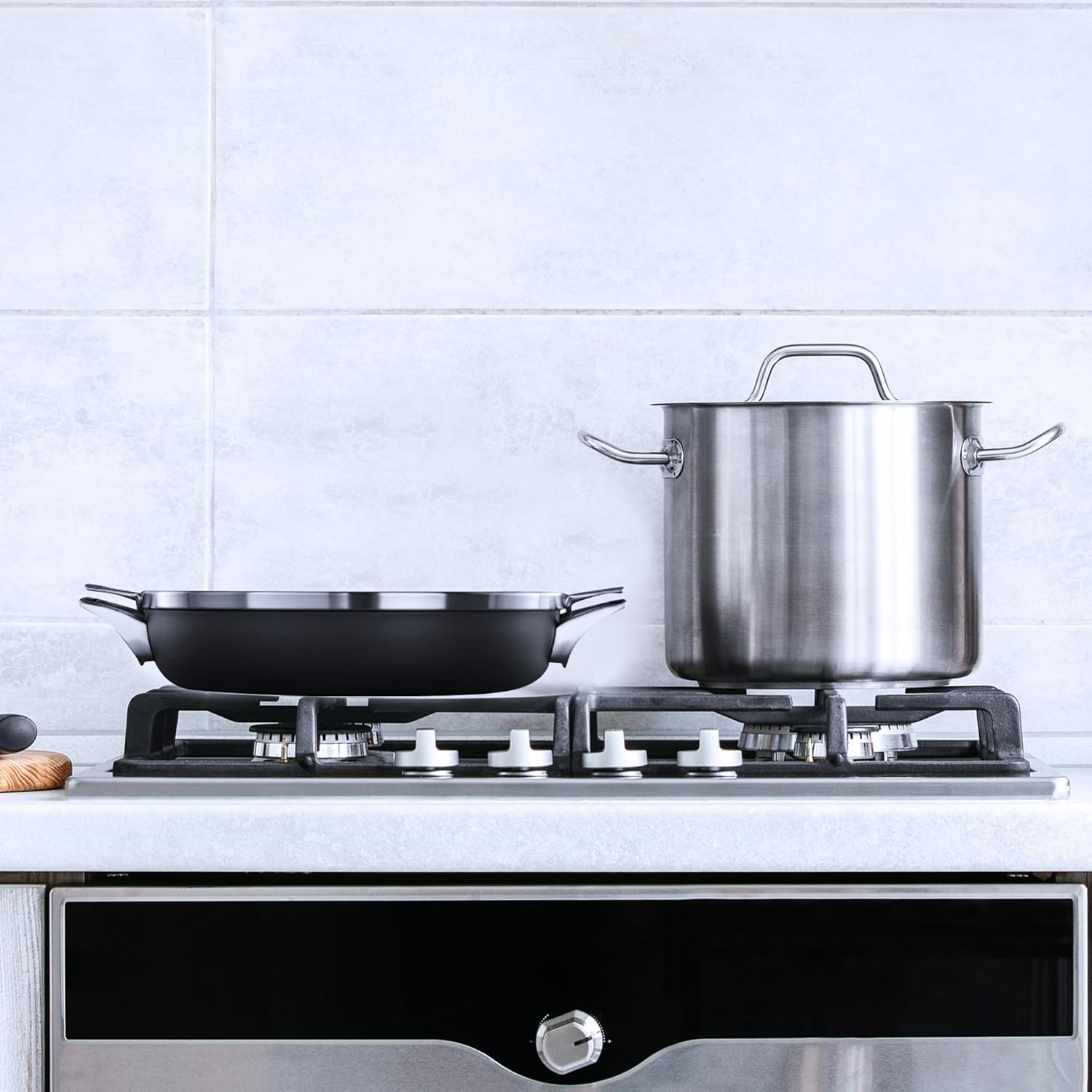 12 Inch Nonstick Everyday Pan with Lid P4440