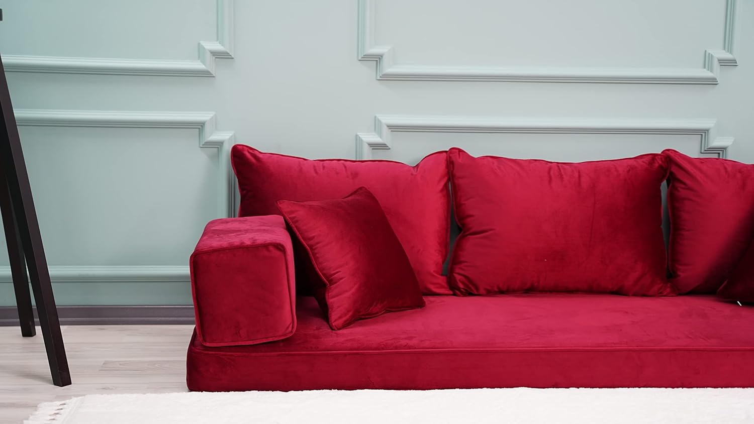 Velvet Floor Sofa in Red K717