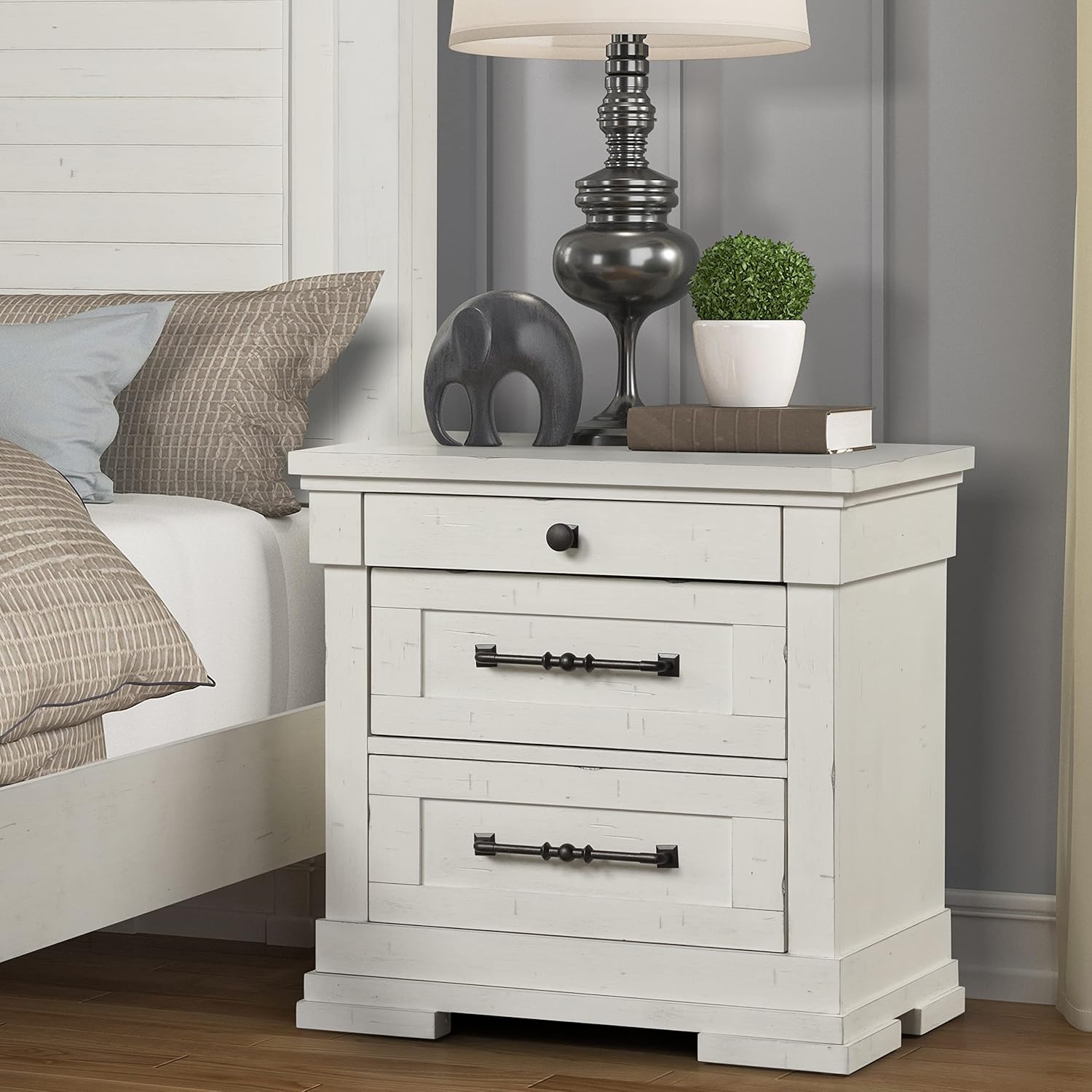 Wood Panel Bed with Dresser, Mirror, and Nightstand, Queen N772607